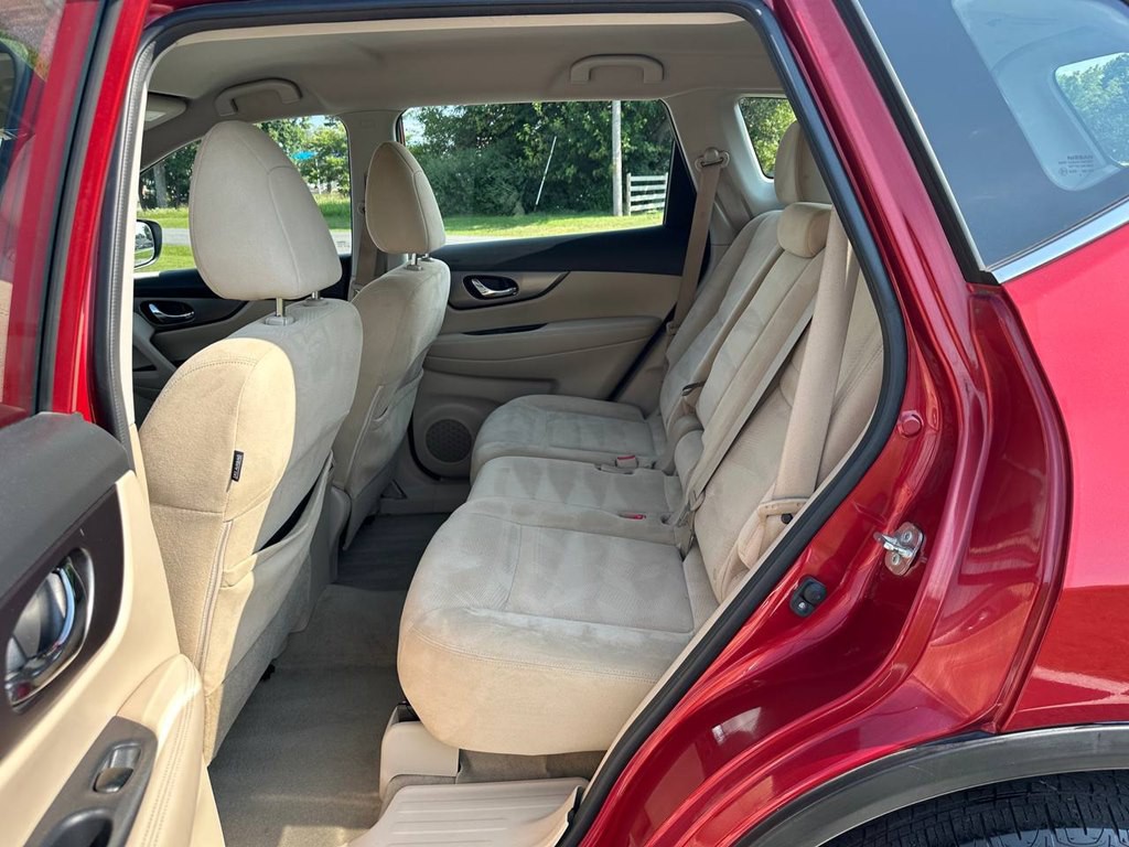 2015 Nissan Rogue Image 35