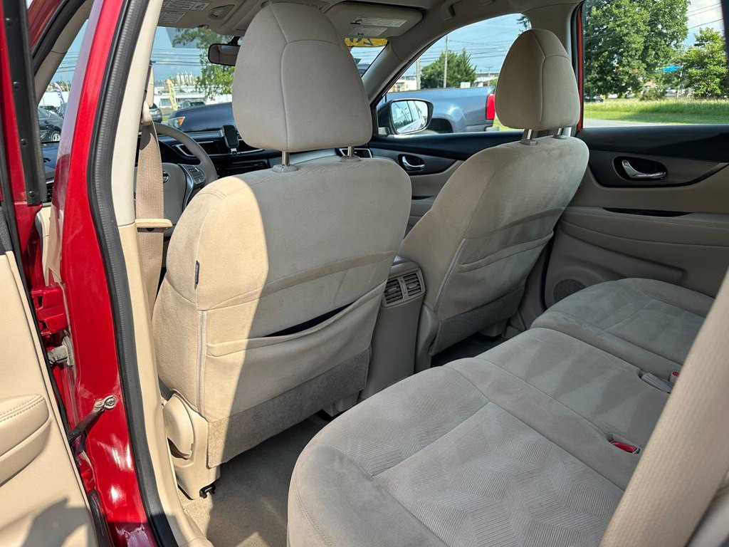 2015 Nissan Rogue Image 36