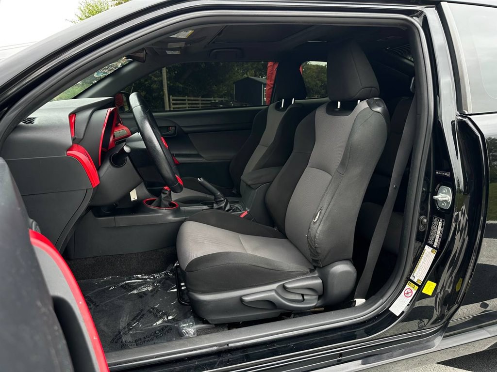 2015 Scion tC Image 15
