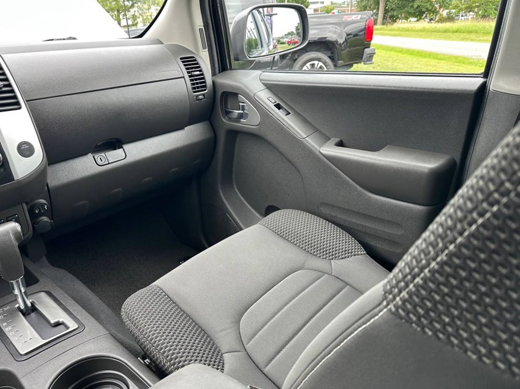 2019 Nissan Frontier Image 33