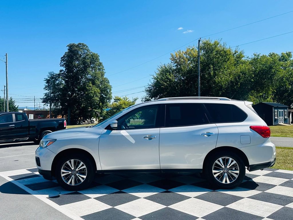 2018 Nissan Pathfinder Image 9