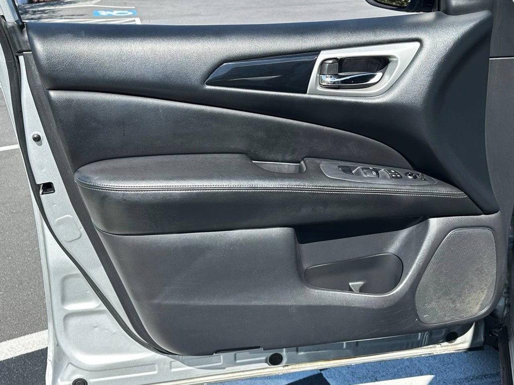 2018 Nissan Pathfinder Image 14