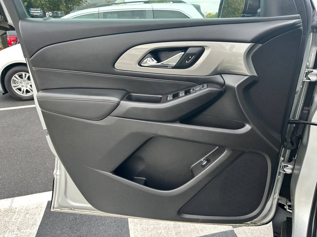 2020 Chevrolet Traverse Image 16