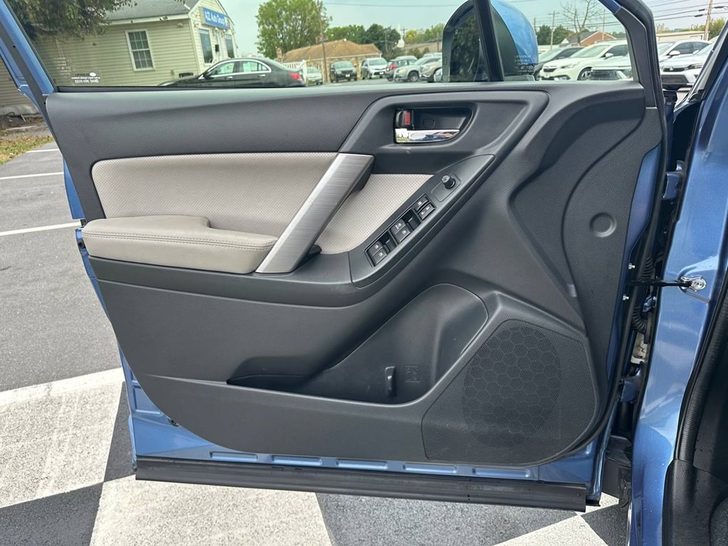 2016 Subaru Forester Image 14