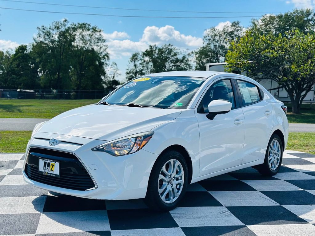 2018 Toyota Yaris Image 2