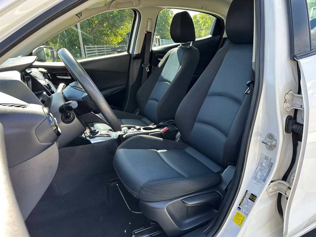 2018 Toyota Yaris Image 15