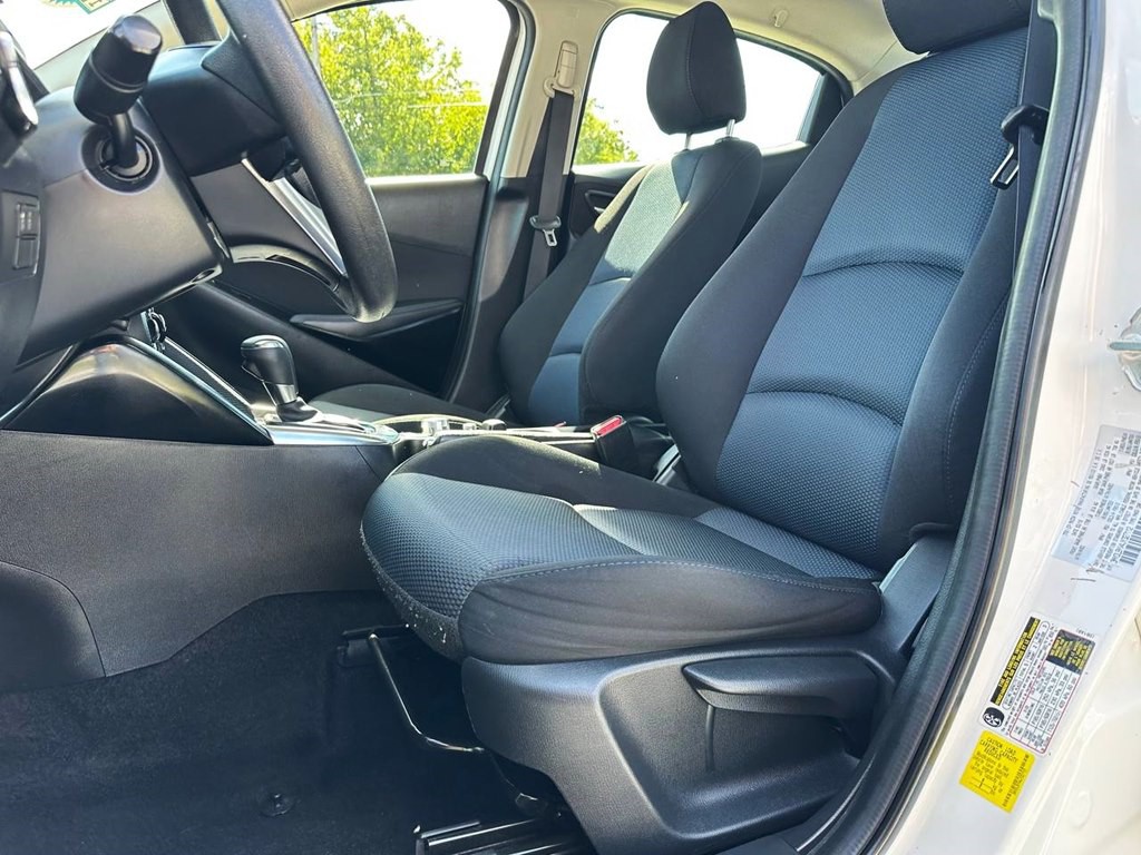2018 Toyota Yaris Image 16