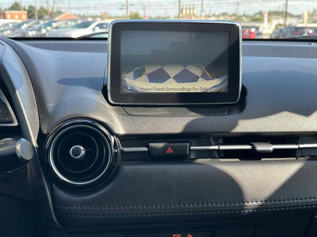 2018 Toyota Yaris Image 24