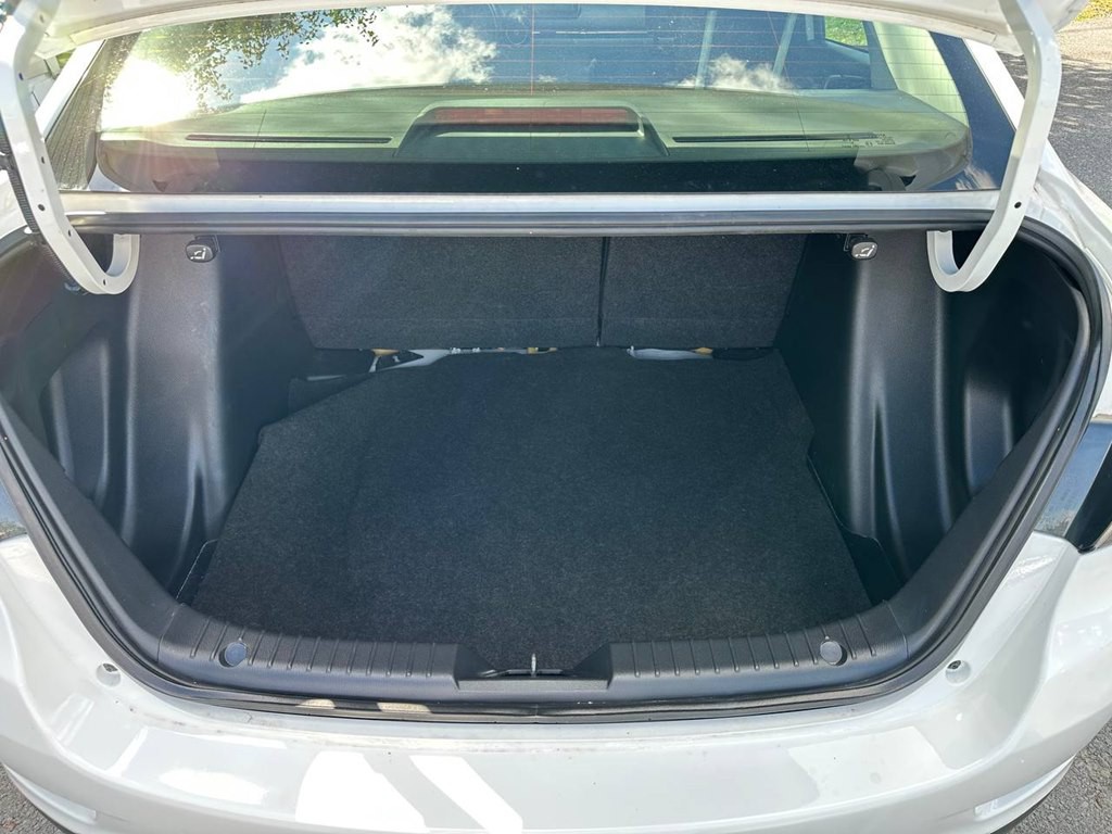 2018 Toyota Yaris Image 34