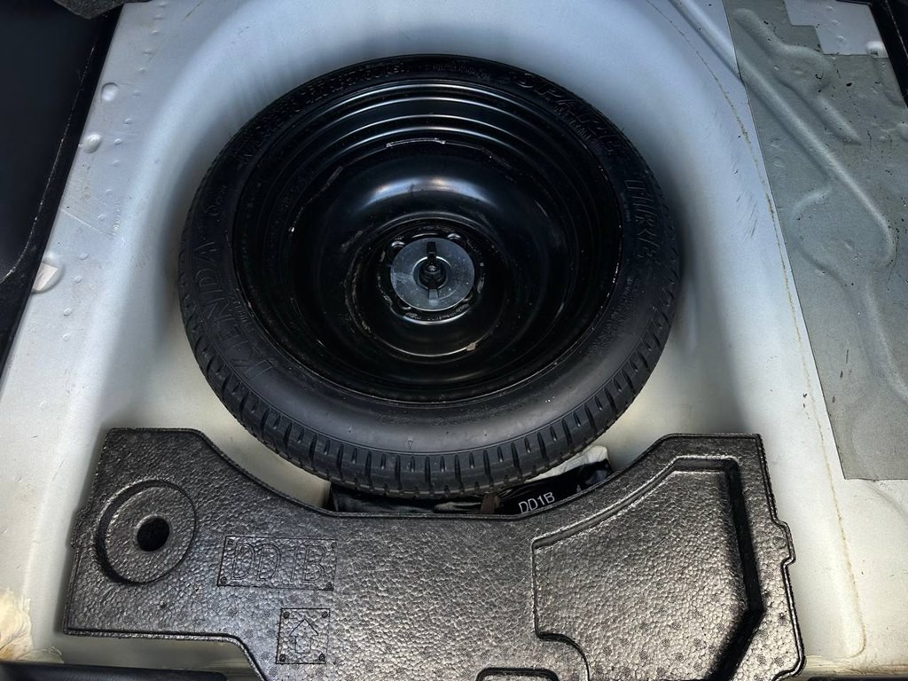 2018 Toyota Yaris Image 35