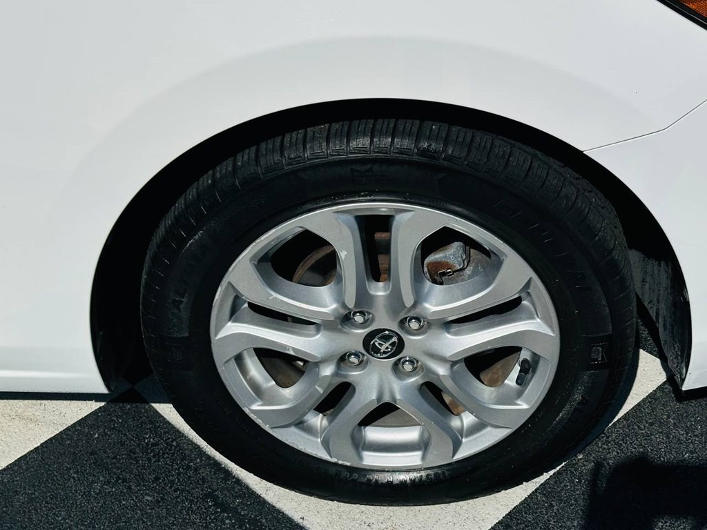 2018 Toyota Yaris Image 39