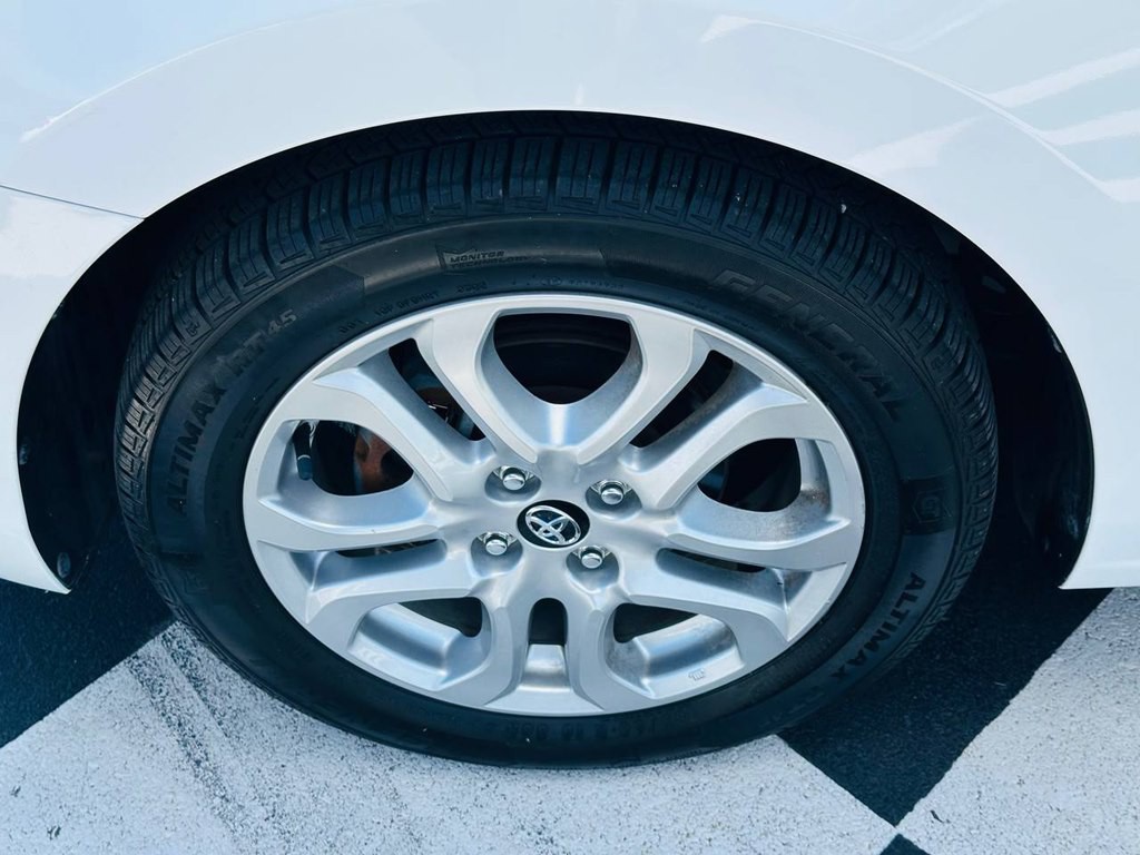 2018 Toyota Yaris Image 40