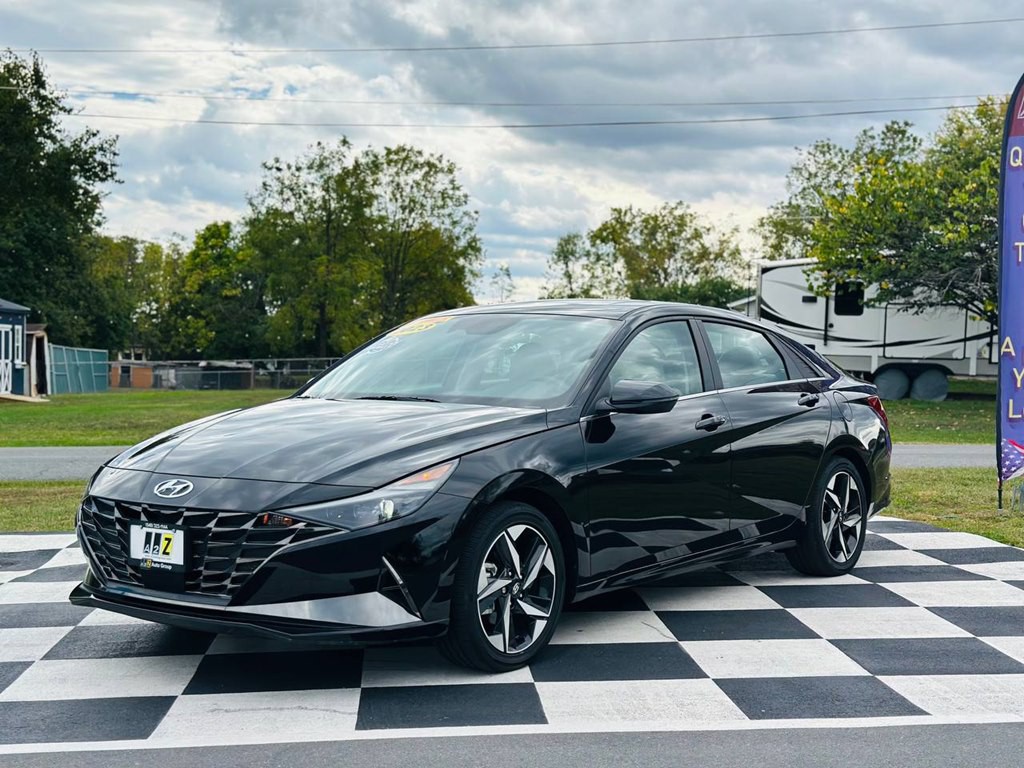 2023 Hyundai Elantra Image 2