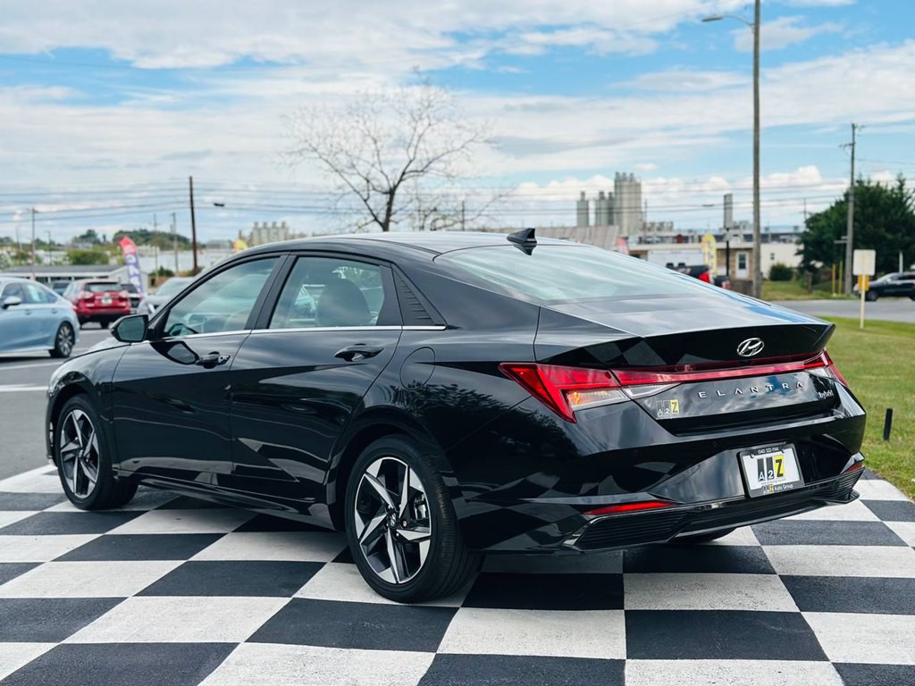 2023 Hyundai Elantra Image 7