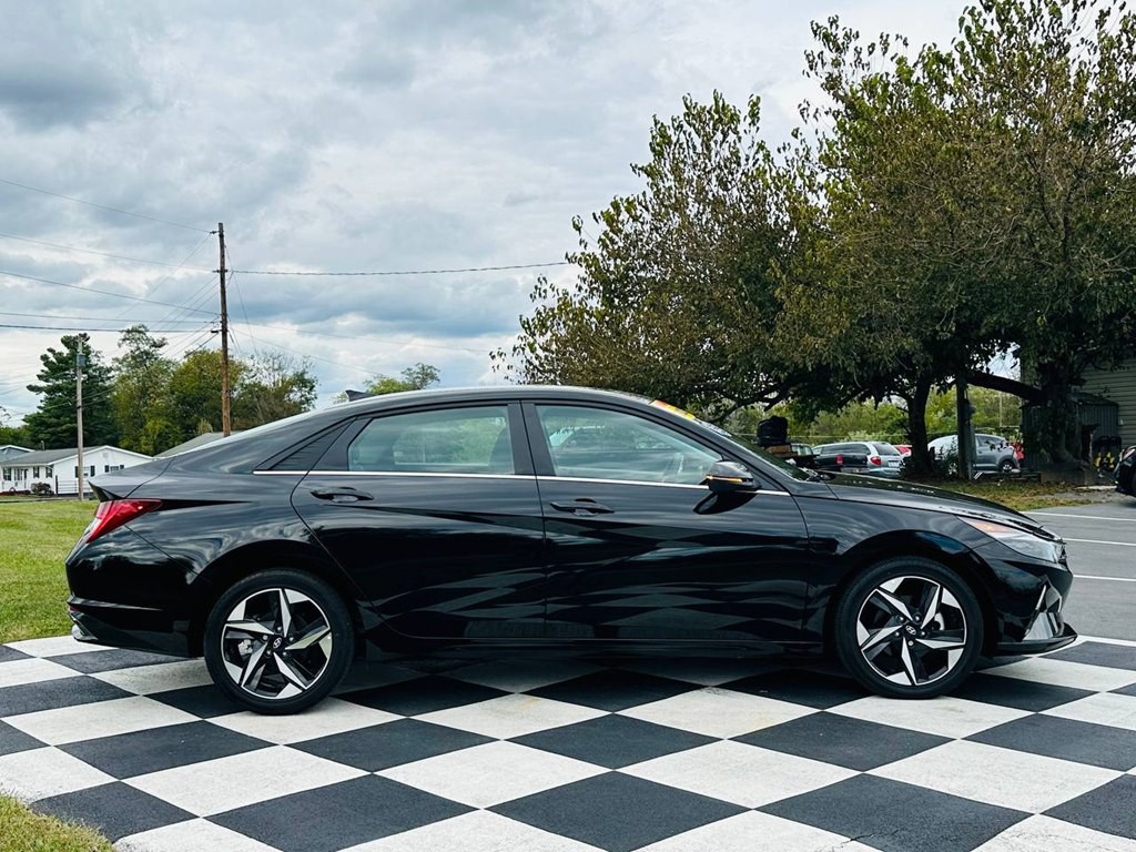 2023 Hyundai Elantra Image 8