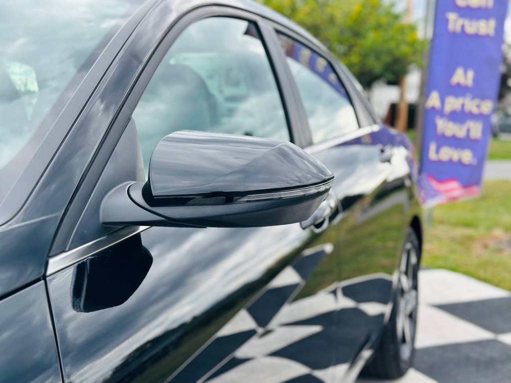 2023 Hyundai Elantra Image 10