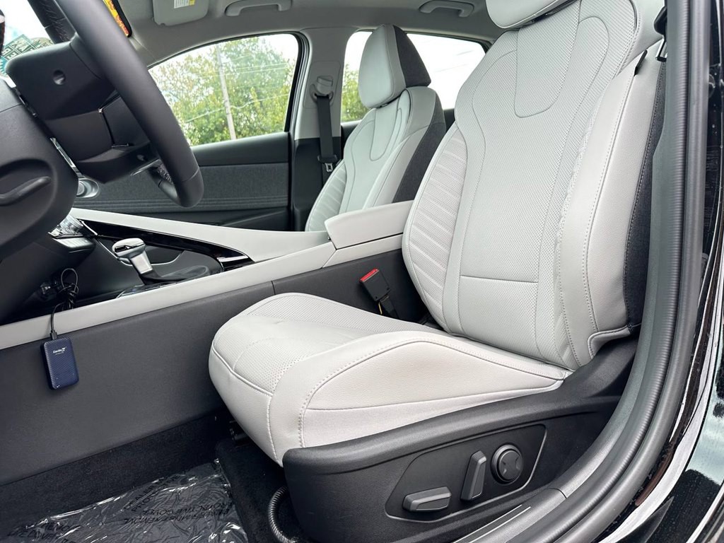 2023 Hyundai Elantra Image 17
