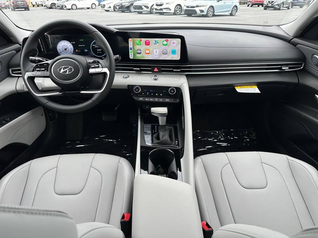 2023 Hyundai Elantra Image 18