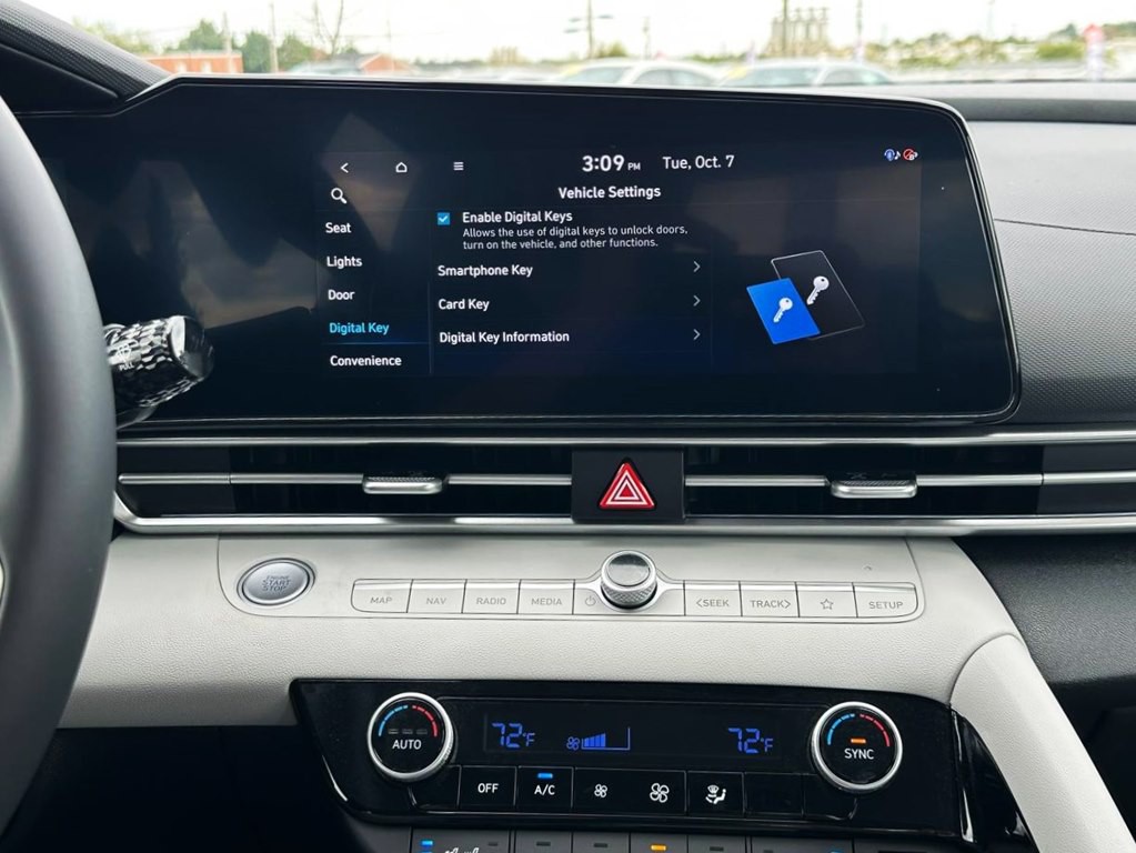 2023 Hyundai Elantra Image 26