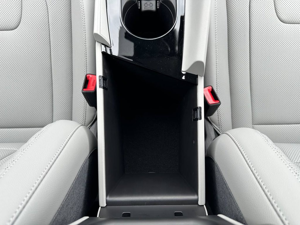 2023 Hyundai Elantra Image 32