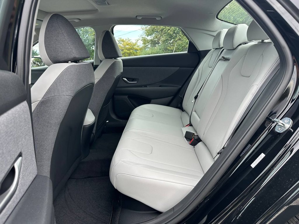 2023 Hyundai Elantra Image 36