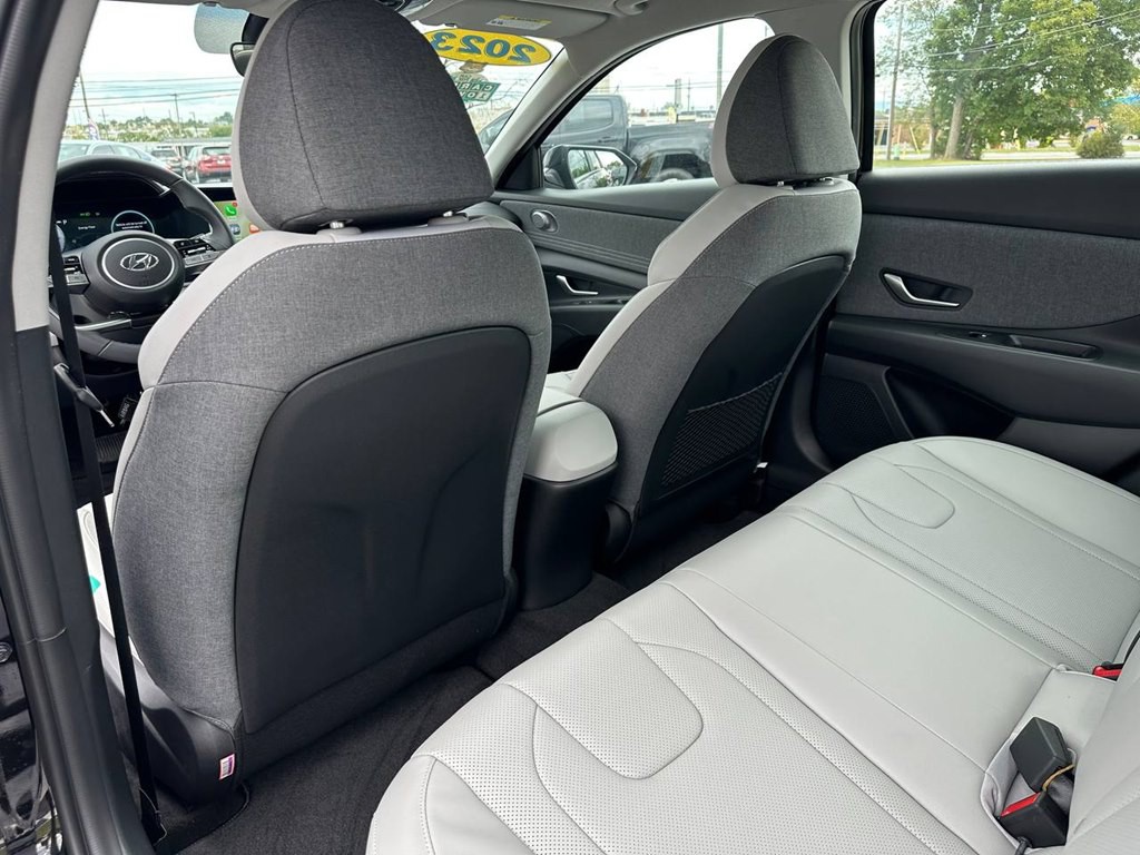 2023 Hyundai Elantra Image 37