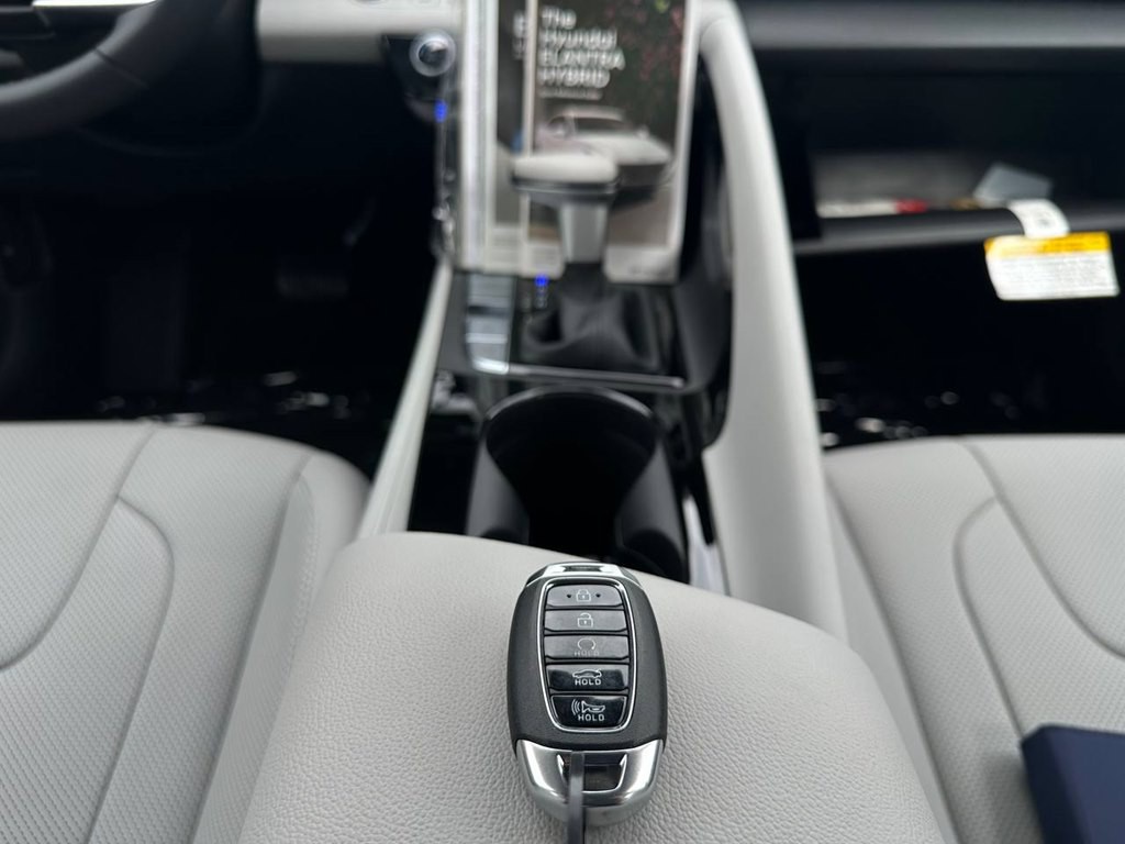 2023 Hyundai Elantra Image 42