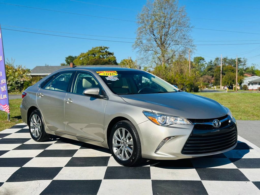 2016 Toyota Camry Image 4
