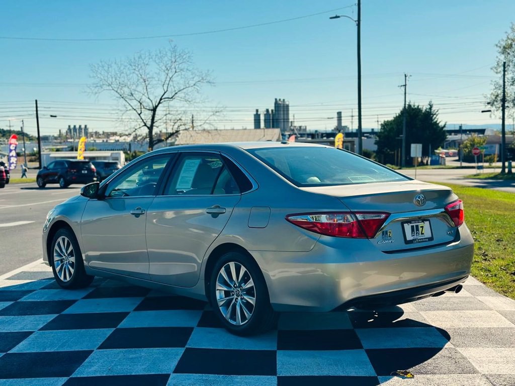 2016 Toyota Camry Image 7