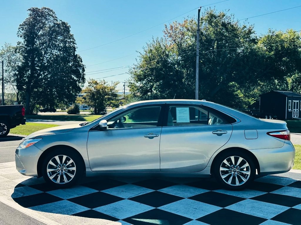 2016 Toyota Camry Image 9