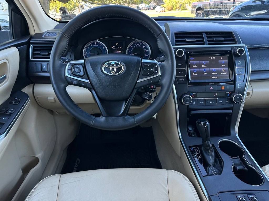 2016 Toyota Camry Image 20