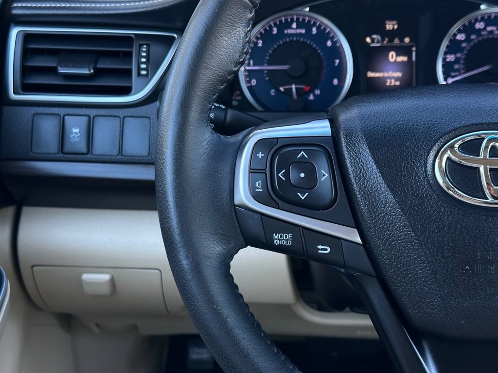 2016 Toyota Camry Image 22