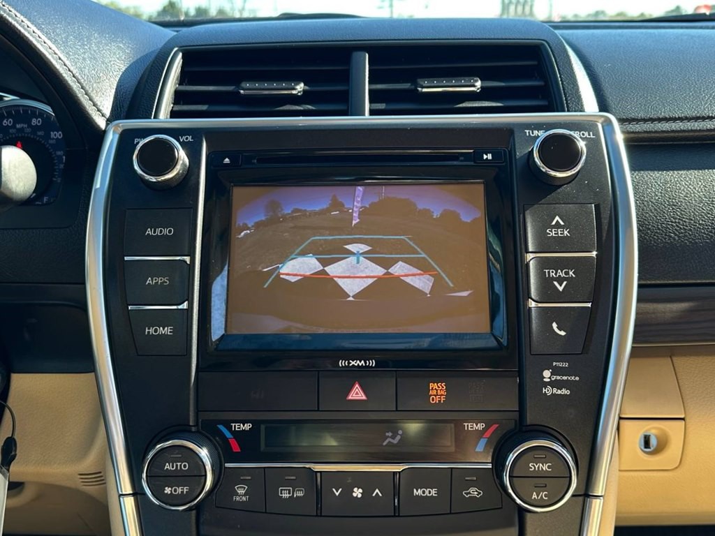 2016 Toyota Camry Image 26