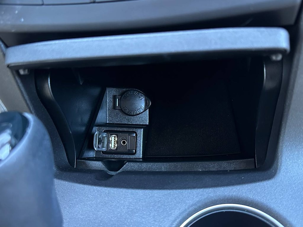 2016 Toyota Camry Image 29