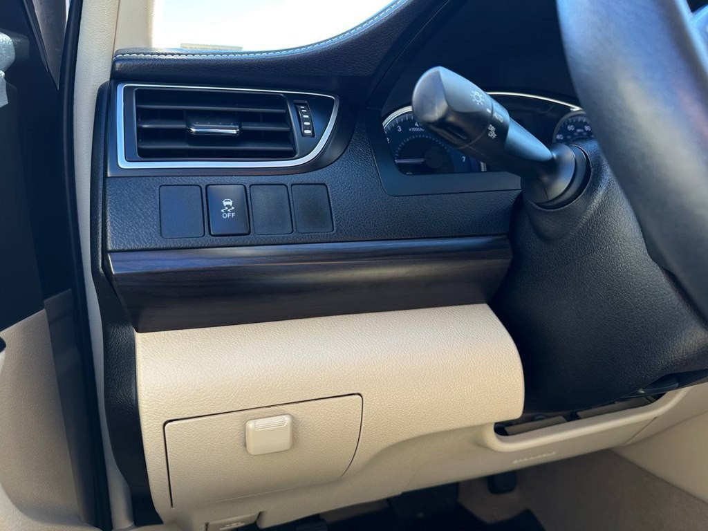 2016 Toyota Camry Image 33