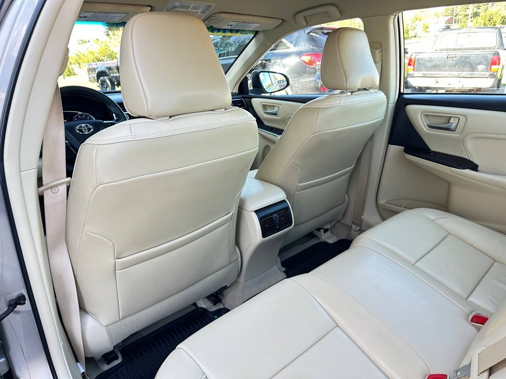 2016 Toyota Camry Image 36