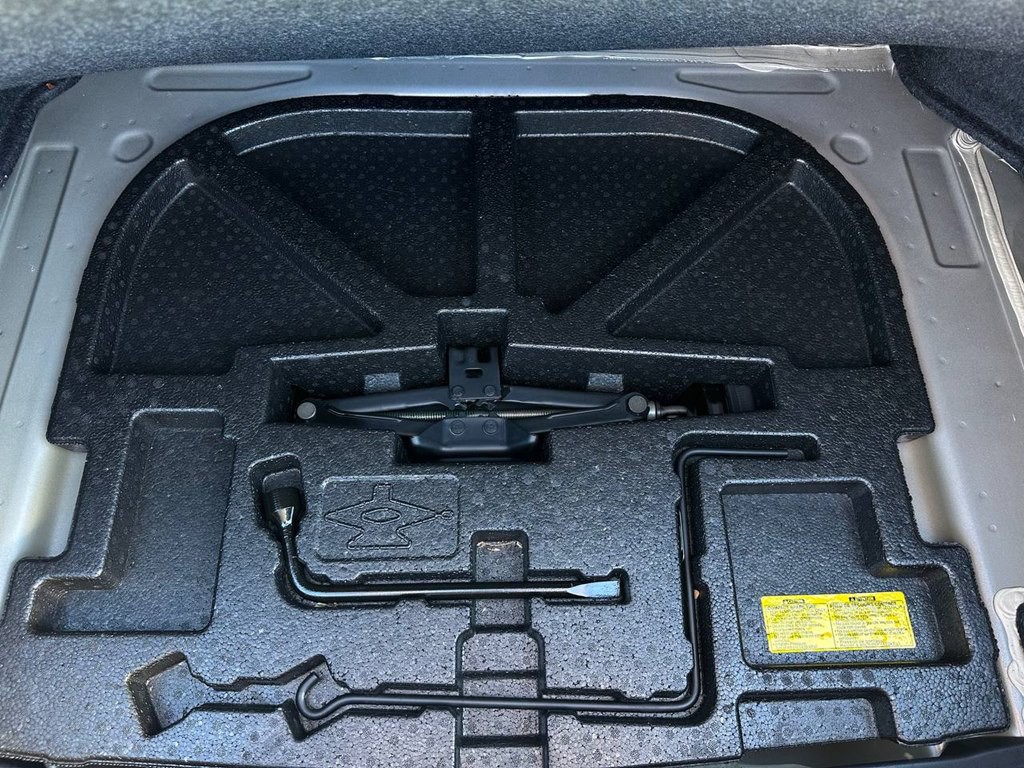 2016 Toyota Camry Image 39