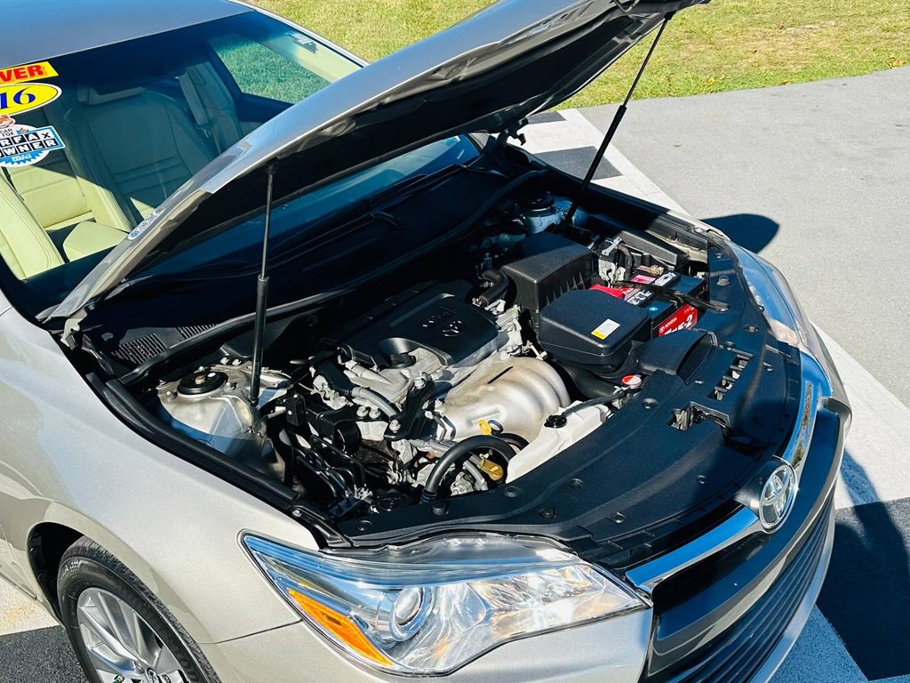 2016 Toyota Camry Image 42