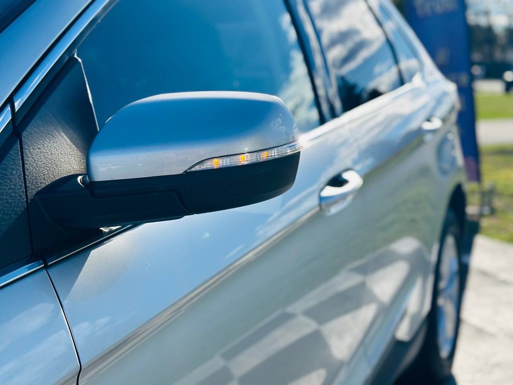 2017 Ford Edge Image 11