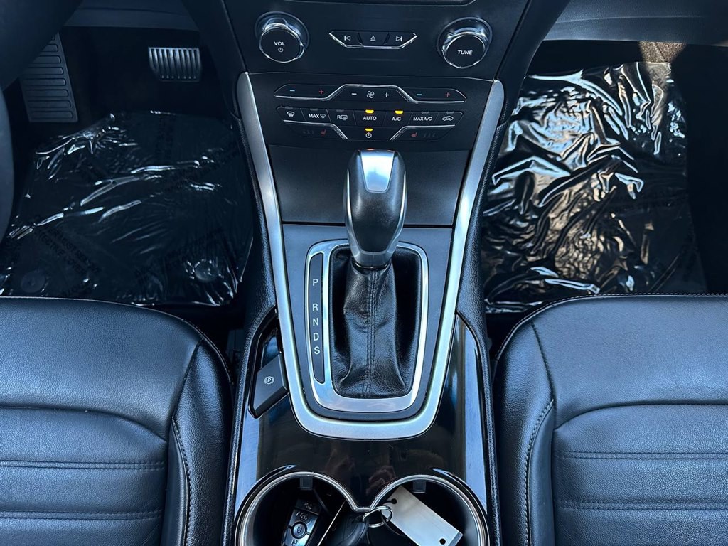 2017 Ford Edge Image 35