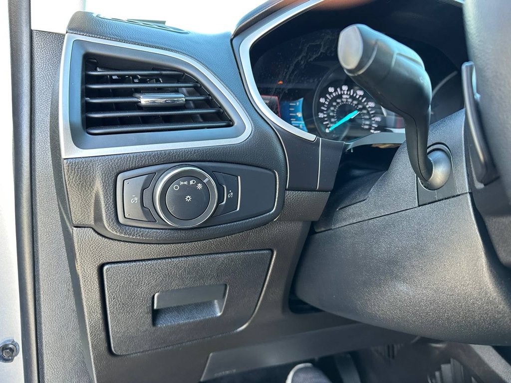 2017 Ford Edge Image 39