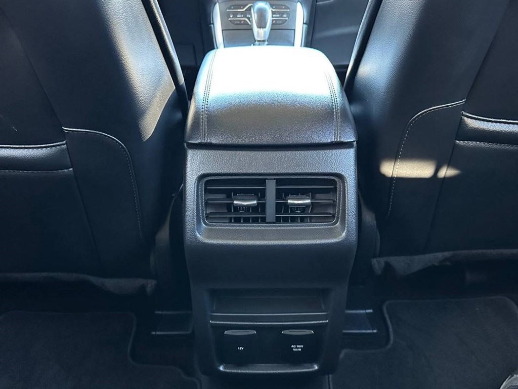 2017 Ford Edge Image 43