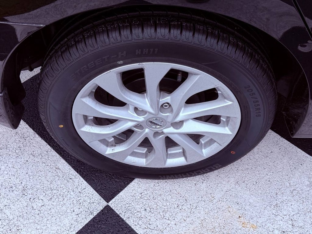 2019 Nissan Sentra Image 40