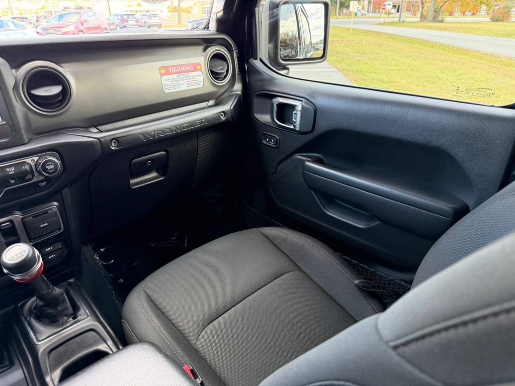 2022 Jeep Wrangler Image 35