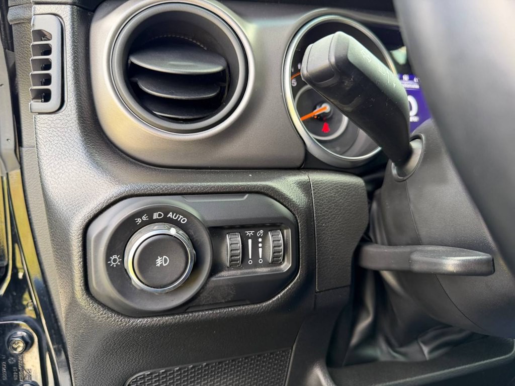 2022 Jeep Wrangler Image 36