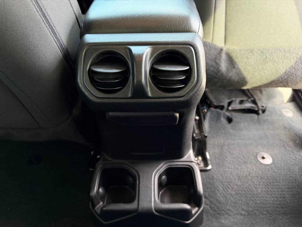 2022 Jeep Wrangler Image 38