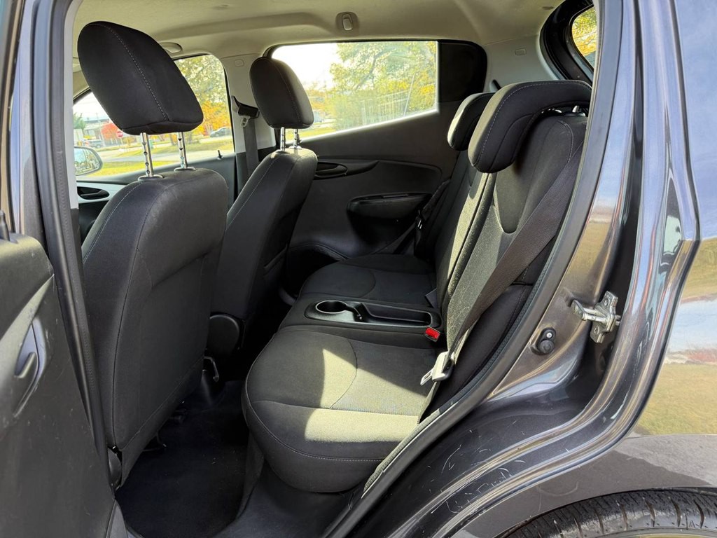 2016 Chevrolet Spark Image 32