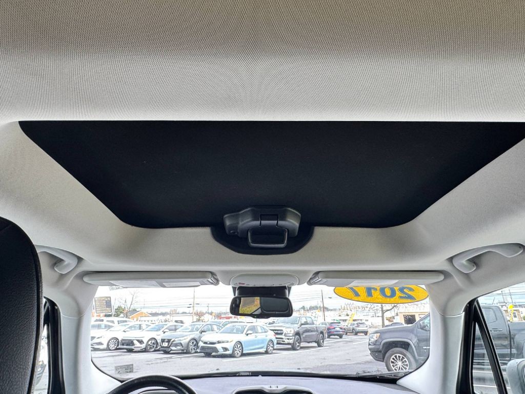 2017 Jeep Renegade Image 13