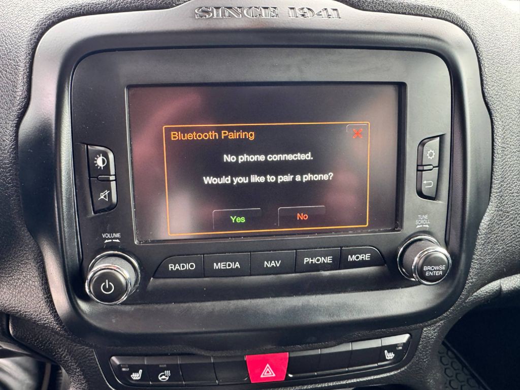 2016 Jeep Renegade Image 12