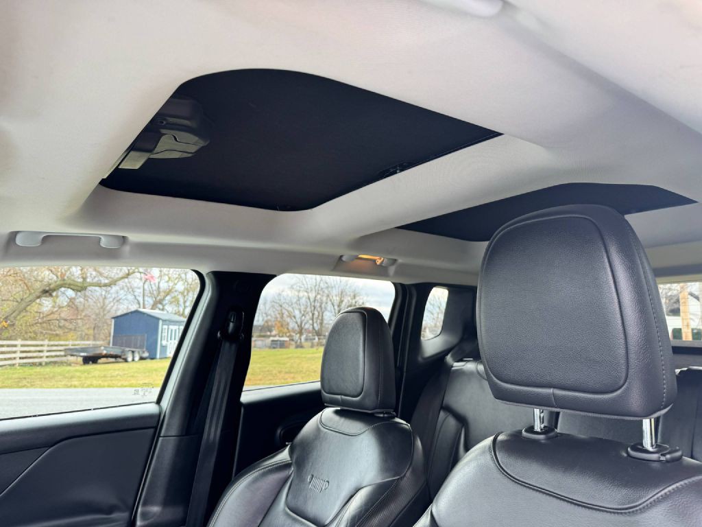 2016 Jeep Renegade Image 16